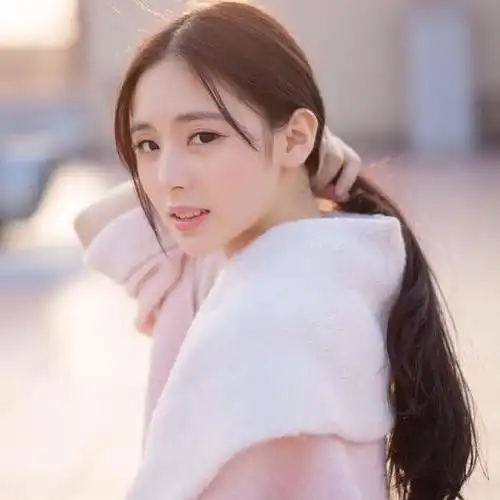 18岁厦大校花程熙媛走红 素颜都甩别人好几条街