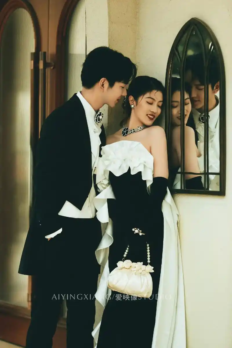 法式复古建筑婚纱照精致又高级的电影质感