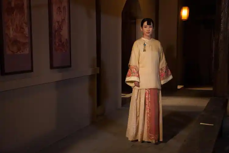 秦海璐旗袍造型年代美尽显 央视大戏《楼外楼》热播