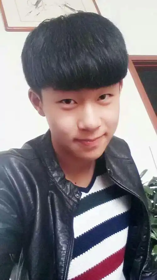 【帅男秀场】王国庆 18岁 天秤座 正在创业