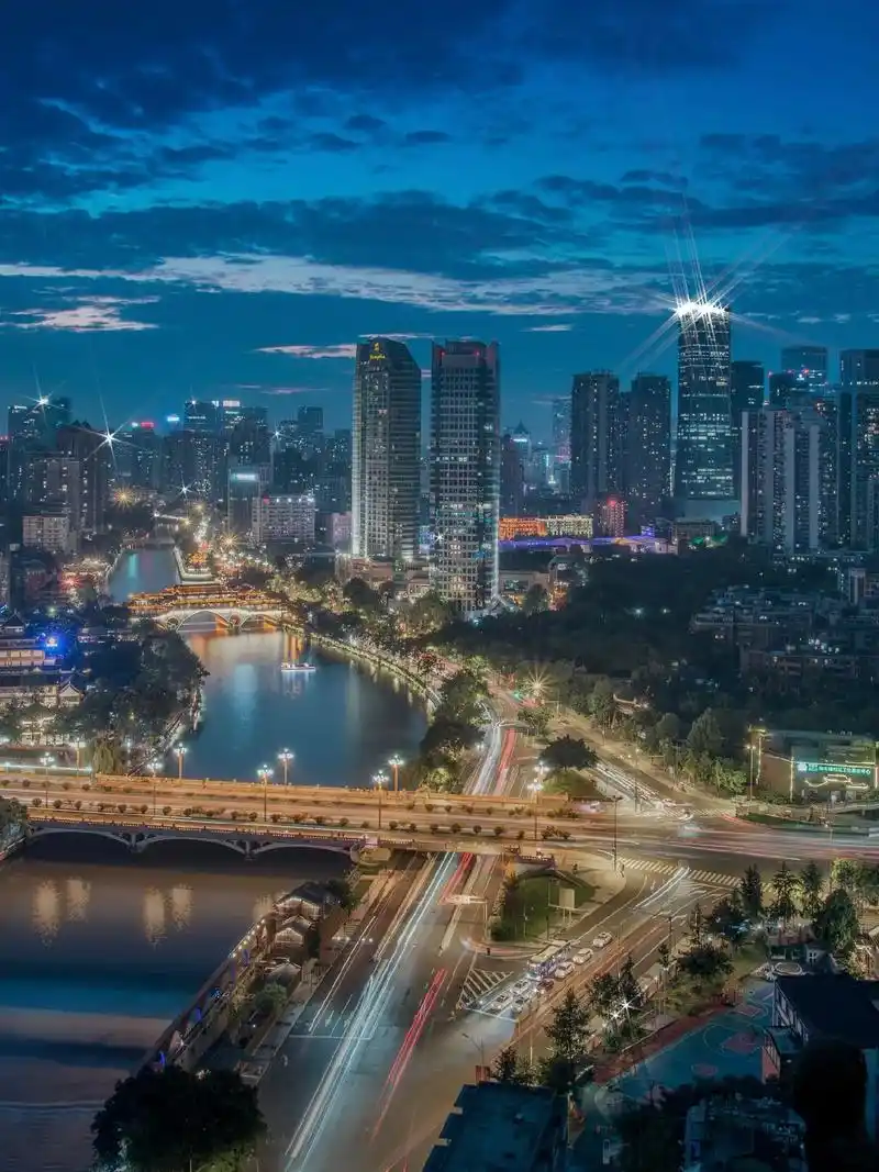 citywalk|爬楼|成都夜景.每当夜幕降临的时候,变成灯 - 抖音