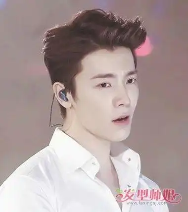 2018男明星偏分发型 偏分烫发男生发型图片