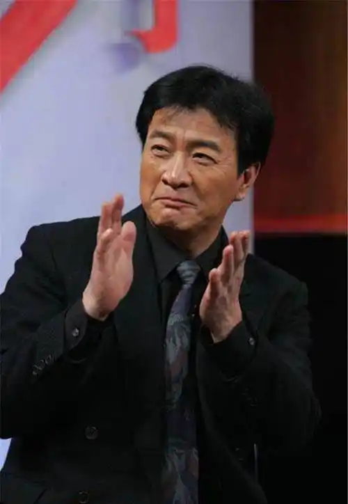 优秀演员周里京,前妻"不幸被杀",如今与二婚妻子生活美满_女儿_演技