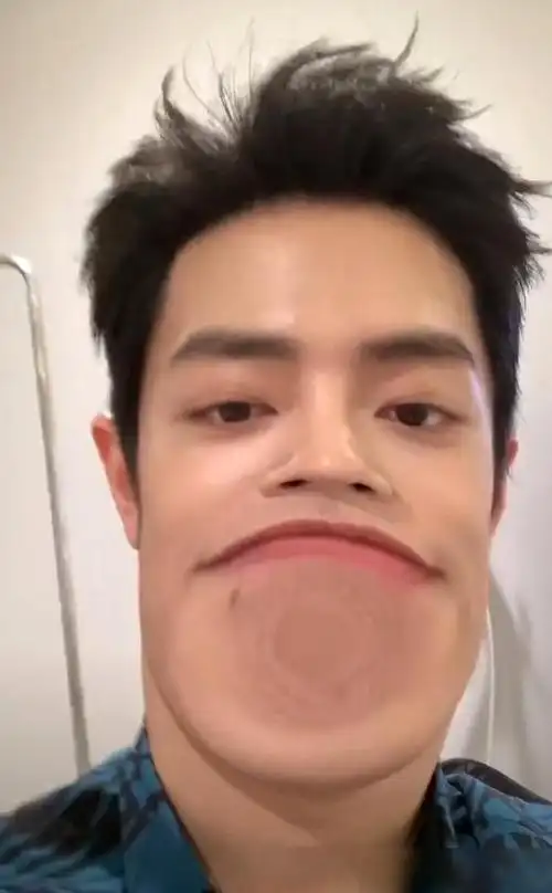 肖战发布特效视频,但是随便一截屏就会产生"丑照",太接地气了