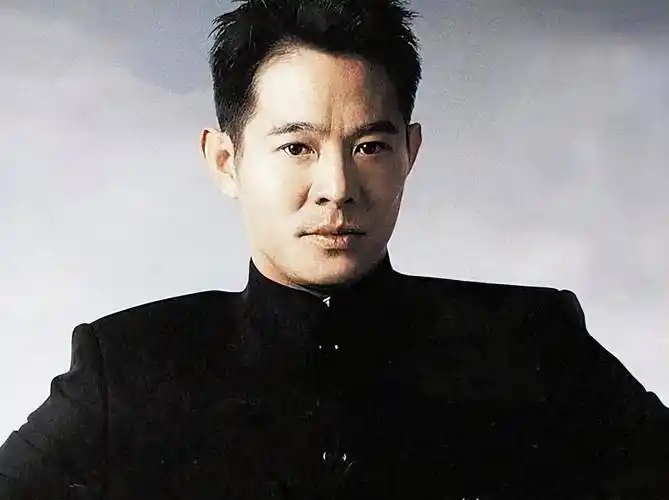 大学生问李连杰,你为了利智分手自己的女子儿女,你不觉得很渣吗