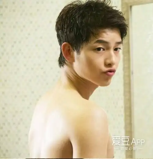 炎炎夏日老公宋仲基脱衣送清凉肌肉!