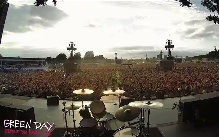 65000人现场大合唱皇后乐队的《bohemian rhapsody ( 波西米亚狂想曲