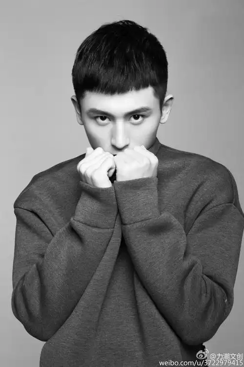 力潮出品时代影视专访张哲瀚米热进入男友时代