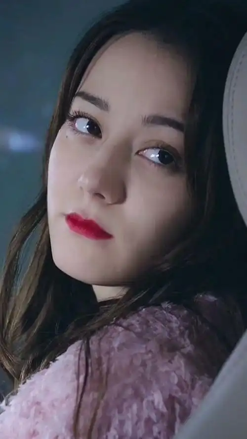 迪丽热巴:她把这个冷漠的眼神发挥到了极致!