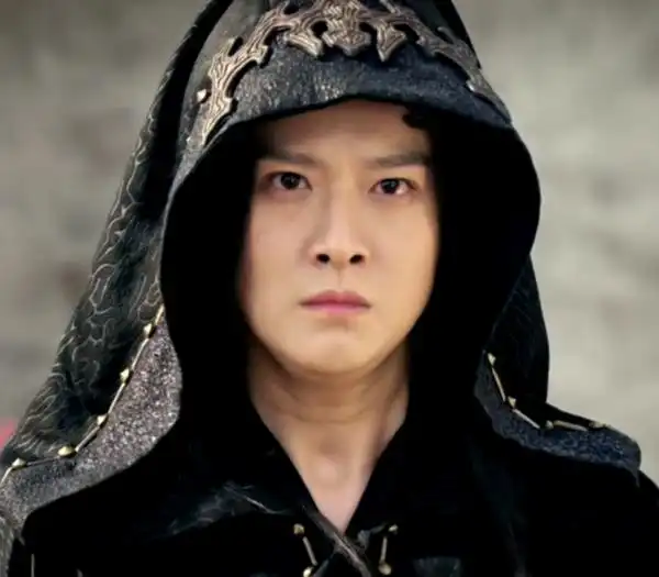 参演《琉璃》走红,如今傅方俊又在《沉香如屑》里圈粉无数