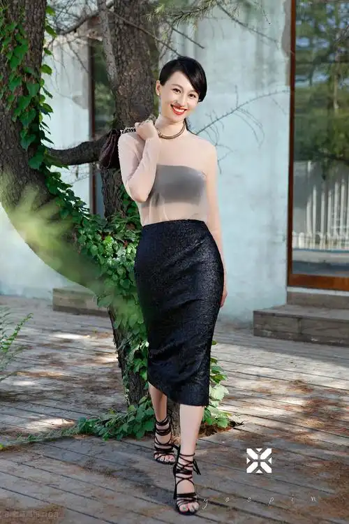 练束梅写真图片-自制1024x1280壁纸.高清大图-明星写真馆n63.com