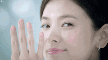 pink美女微笑清纯挑眉可爱宋慧乔gif动图_动态图_表情包下载_soogif