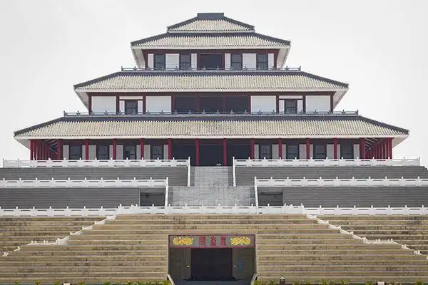 河南鹤壁一个男人为了讨好狐狸精筑鹿台设肉林酒池