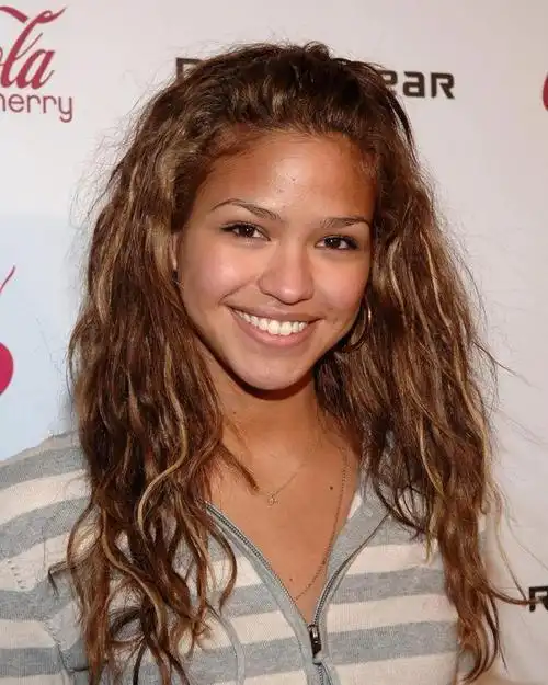 全球最美黑人女歌手是她秒杀碧昂斯