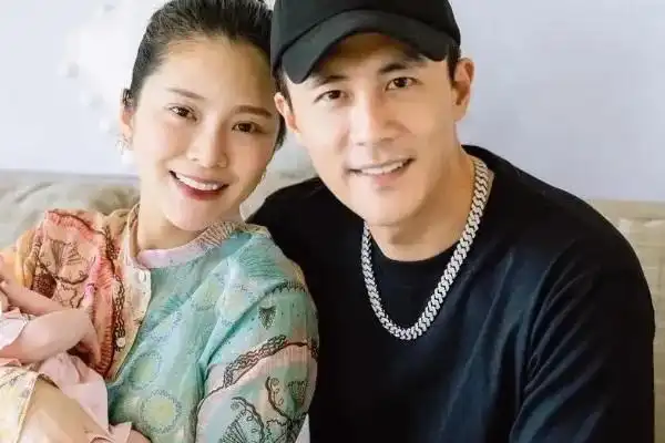 王灿第一任丈夫内地演员杜淳2021年1月1日结婚