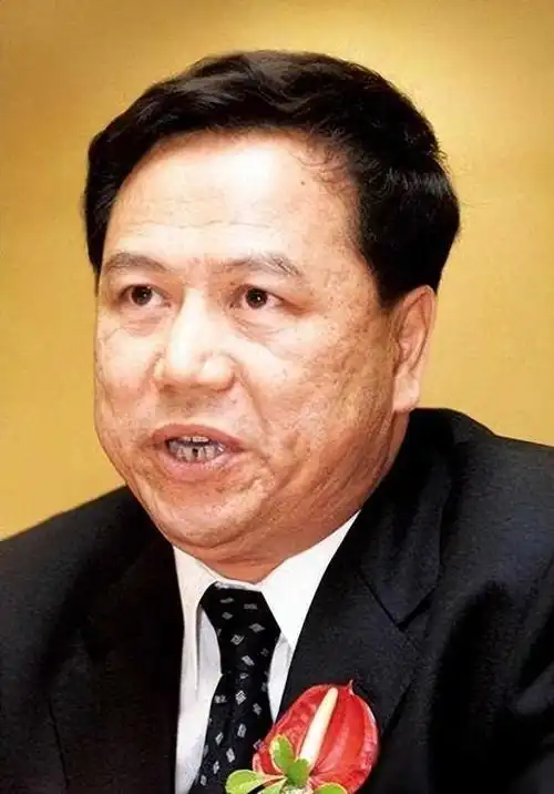 "京城恶少"王烁:殴打女记者,枪指刘涛老公王珂,掌掴后妈王艳