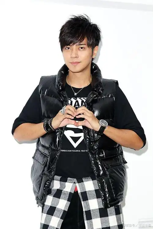 "多人运动"的罗志祥惊爆泰国,时间管理成金箔?