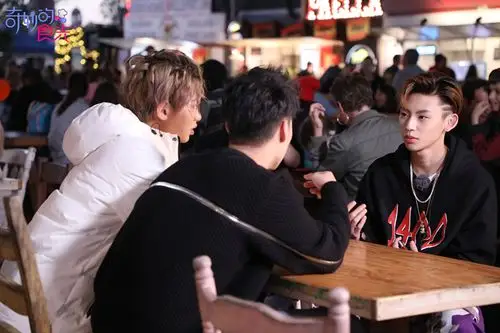 《奇妙的食光》朱正廷justin上演大厂回忆杀 朱星杰尤长靖惊喜助阵新