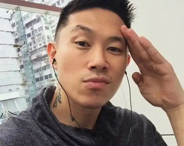 中国有嘻哈面具男是谁里面的嘻哈侠是谁