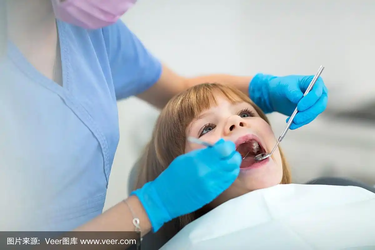 看牙医的孩子