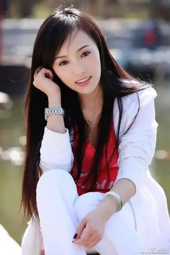 新一代明星,网络红人.出生日期:1985年6月10日.