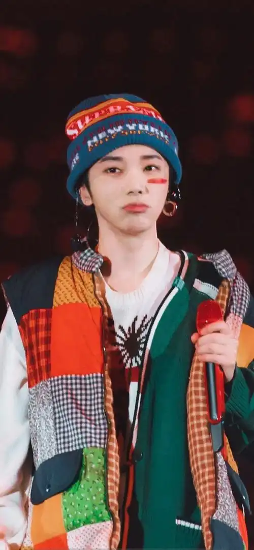 华晨宇壁纸微信朋友圈背景图,文字背景图,图片大全