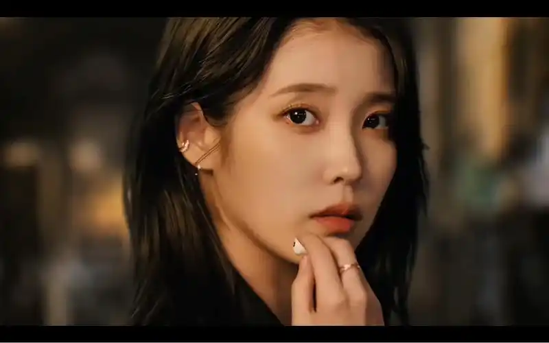 【iu】【李知恩】#iu的邪魅一笑…梦回德鲁纳酒店