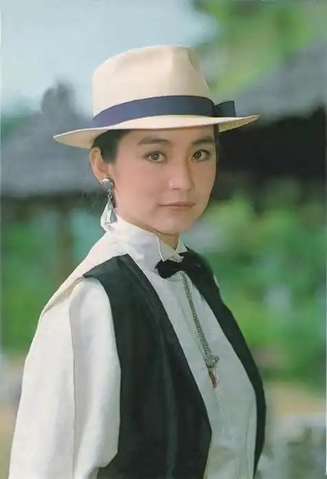 不为年龄苦恼,不为年龄焦虑,林青霞的状态为中年女性树立了标杆