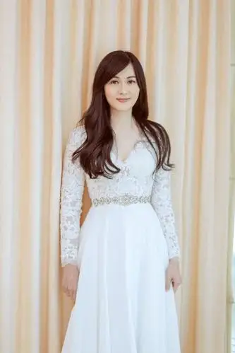 吴尊夫妻试婚纱照曝光,浓浓老式影楼风,两人现场互动真甜