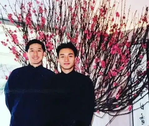 张国荣在24楼跳图片(张国荣为什么要从24楼跳下图片) 图35