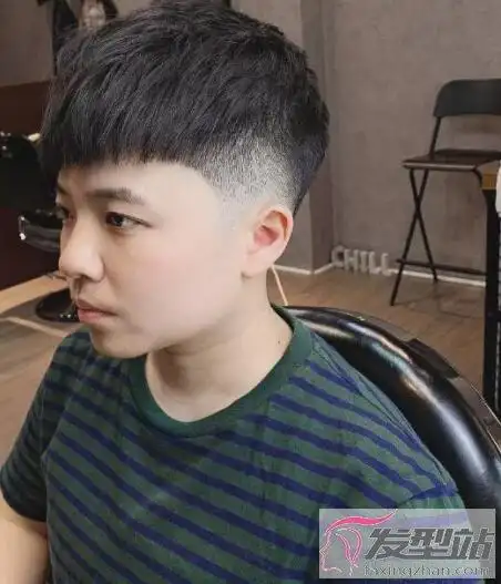 男生碎盖头发型怎么剪这样剪呆萌时尚超显嫩