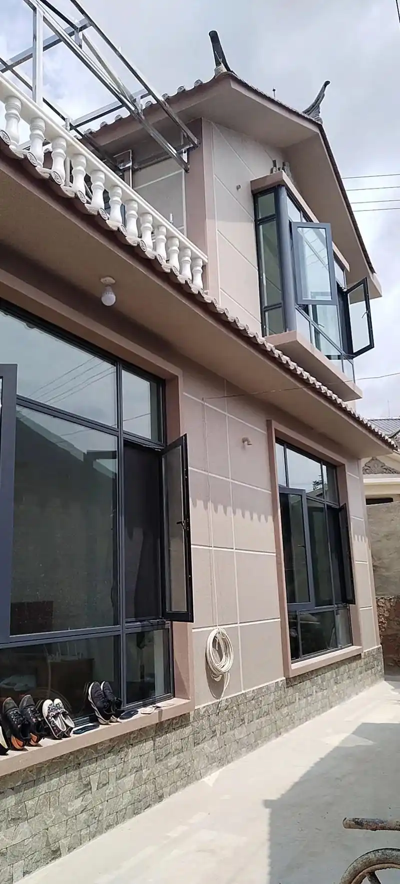 外墙仿石漆 #专业的事交给专业的人 #同城装修的朋友看过来 - 抖音