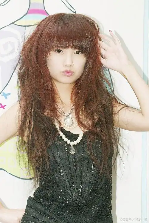 水母头怎么扎发型?简单小方法很实用的盘发技巧,简约又耐看百搭