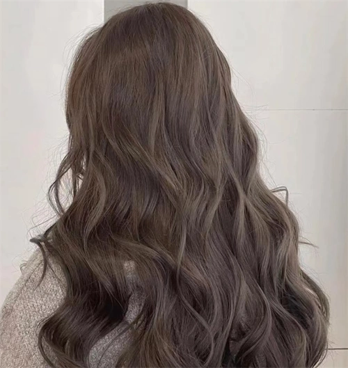 中长发烫木马卷很显气质很上镜,一点不显老气,简直