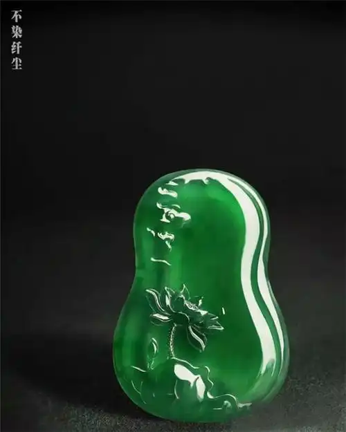 8000元的蓝水翡翠料89万成交,切涨顶级冰蓝水过程