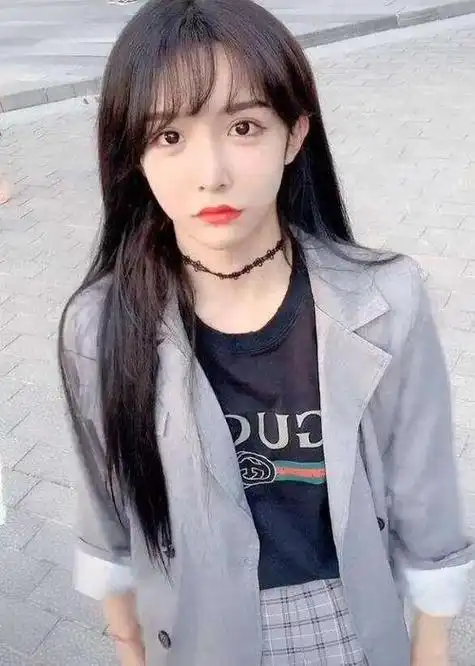 女装大佬艾比谈变性后遗症每天流血染红马桶不敢就医