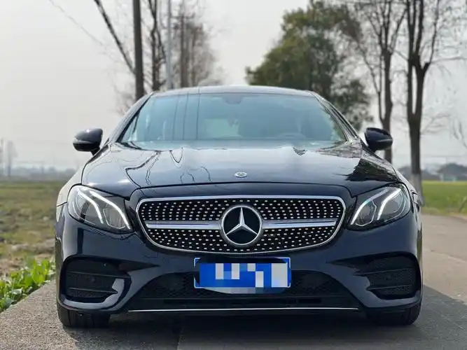 20年e260轿跑coupe,游艇蓝象牙白!29.8w💰_奔驰e级社区_易车社区