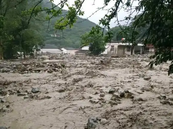陇南"8·7"特大泥石流受灾人数29.8万人,因灾死亡 人.