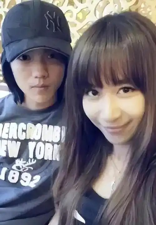 歌手魏千雅个人资料 鹿晗魏千雅个人资料照片 - 歌词译