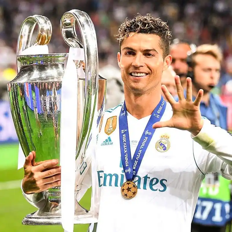 c罗重磅荣誉:欧洲10年射手王!狂甩莱万44球,今年又是第1