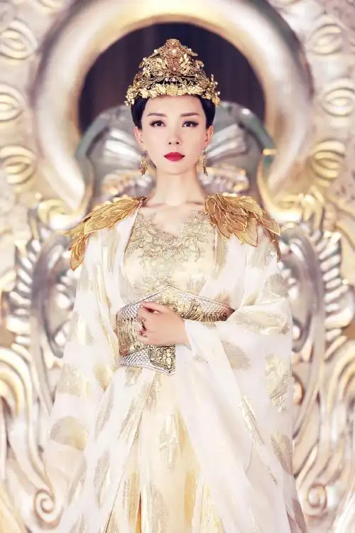 good bye,#择天记# "圣后".这个叫"天海幽雪"的女人.