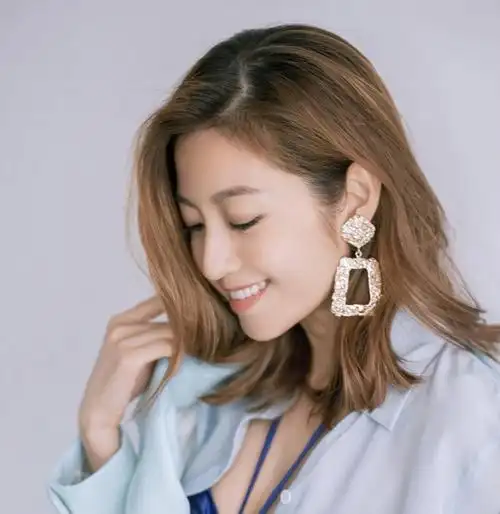 tvb花旦陈自瑶人气急升续约拍广告,感激有工作不敢坐地起价