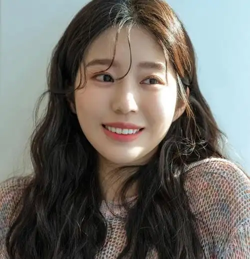 长发怎么烫好看 大卷发优雅唯美_女生烫发 - 美发站