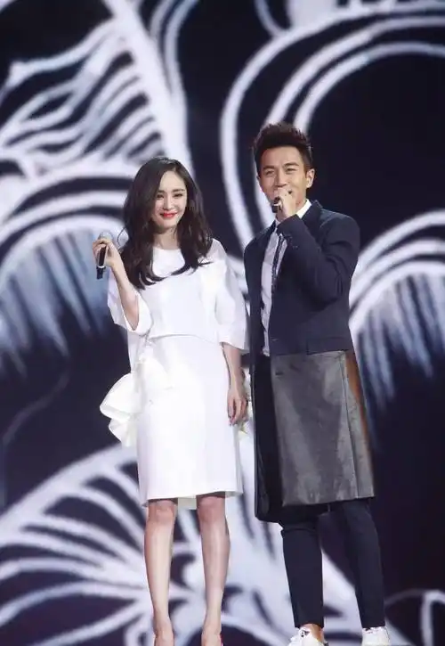 显然他最后失败了,杨幂的事业还是成功了,当他说出这番话,王鸥才摆脱