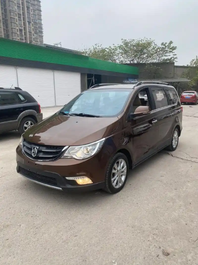 2万多点的商务七座,宝骏730 新到2015年2月上户,宝骏730,1.