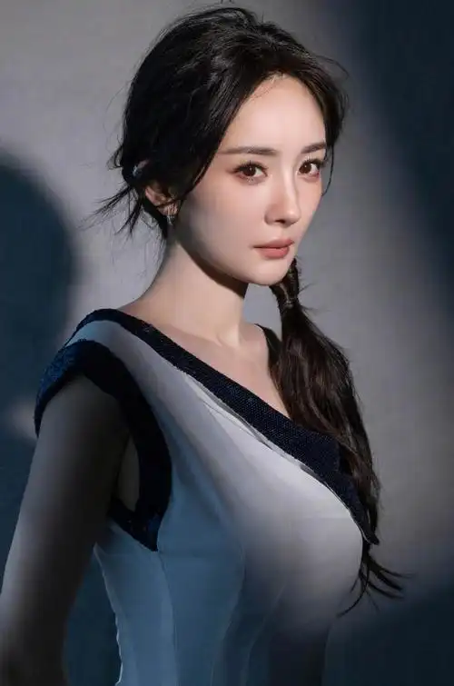 杨幂 | 功夫熊猫4 首映  发型:李志辉  #美妆v赏##杨幂##杨幂功夫熊猫