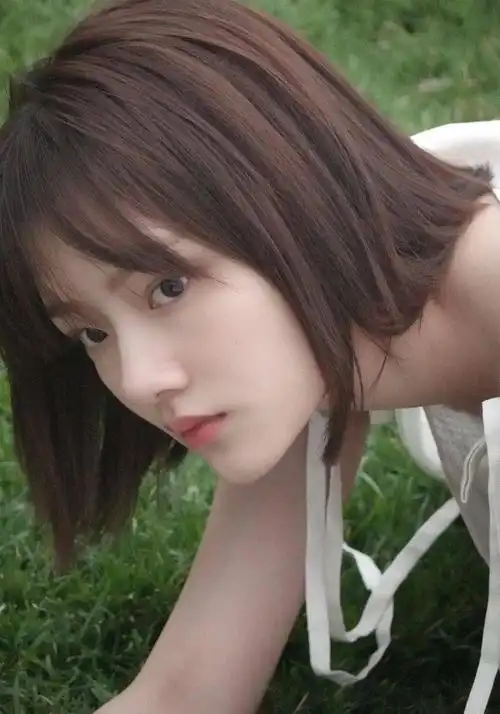 95后新晋小花,谁的时尚表现力更好?_活动