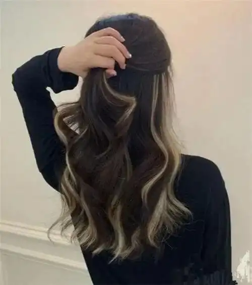 如果害怕染发太伤头发,那就试试挑染假发片吧!一定不会让你失望!