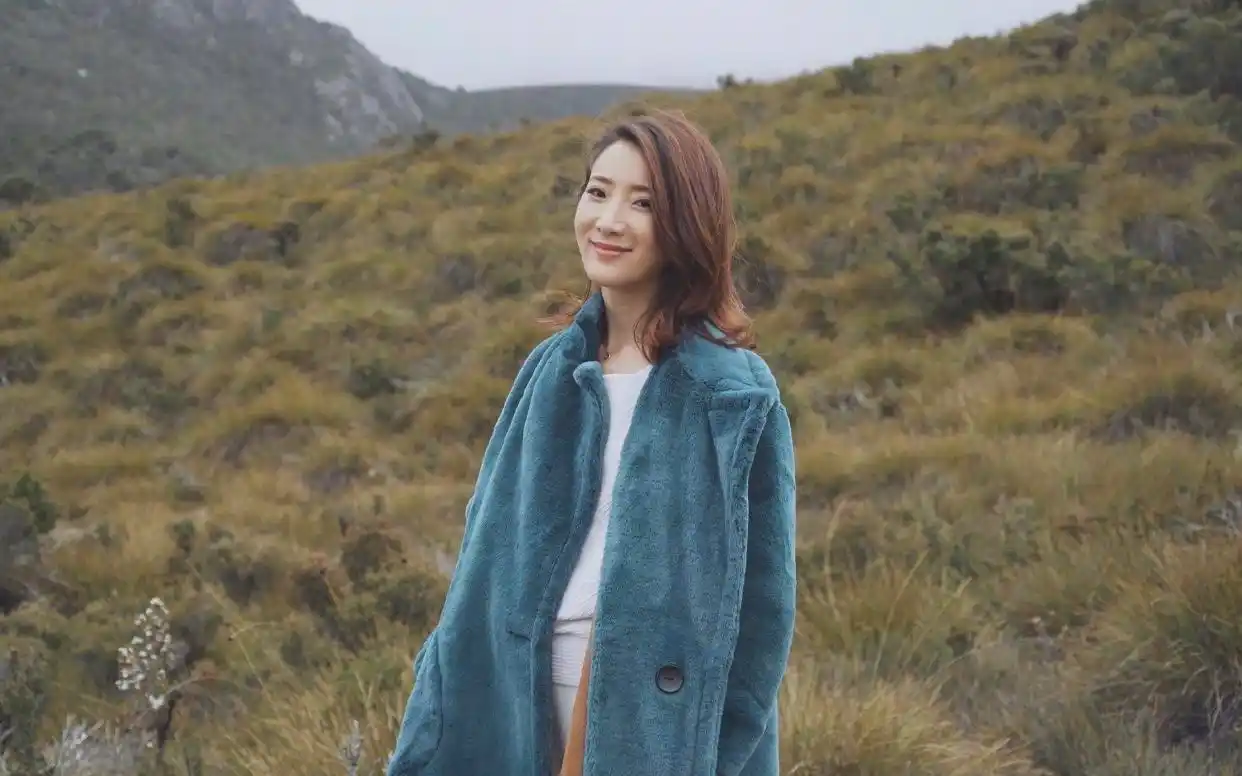 原创陈赫前妻许婧离婚后更潇洒,首晒和新男友合照秀恩爱,男友颜值高