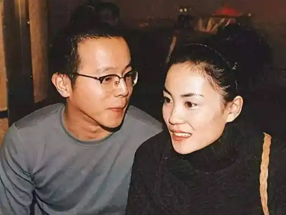 王菲"人狠话不多",传奇之路不为讨好,照样光芒万丈_戴思聪_林夕_天后